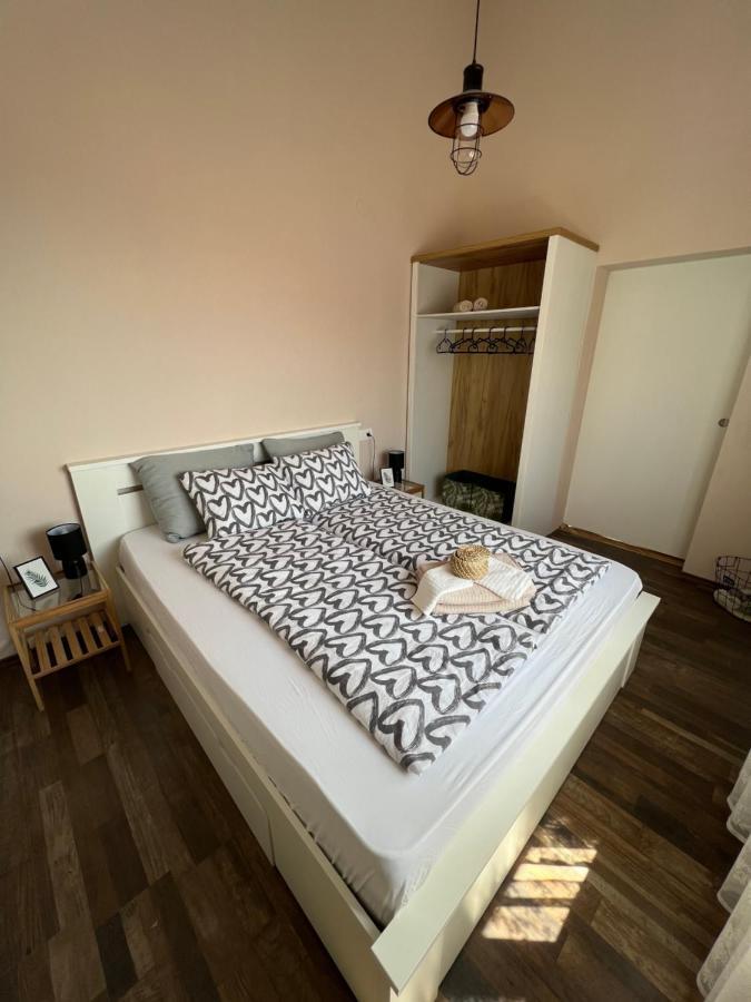 Apartman Maroon Ловран Екстер'єр фото